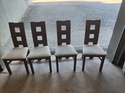 Zestaw 4 tapicerowanych krzeseł z drewna bukowego 