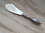 SREBRZONY NÓŻ DO CIASTA ŚRODEK STOŁU FINLANDIA RÓŻA