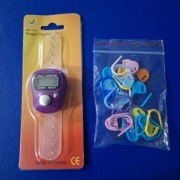 Zestaw Dziewiarski: Elektroniczny Licznik Rzędów+ Znaczniki Oczek (Agrafki)