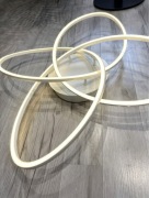 Nowoczesna lampa sufitowa LED /