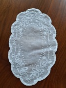 Stara serwetka Ręcznie haftowana owalna