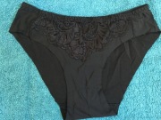 Czarne koronkowe majtki rozmiar S jak nowe