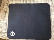 Podkładki pod myszkę SteelSeries QcK M i Mini