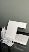 Stacja ładowania bezprzewodowego 3 w 1 dla urządzeń Apple.