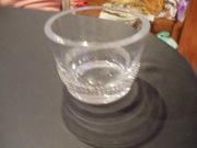 Wazonik z srebrną obwódką.