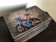 Pudełko szkatułka motocyklista decoupage, 