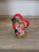 Figurka ceramiczna zakochana para