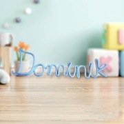 Imię dziecka ze sznurka i drutu stalowego, dekoracja do pokoju dziecięcego.