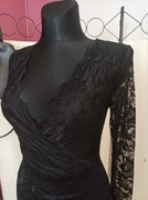 Piękna suknia koronkowa mała czarna 