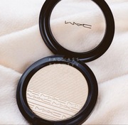 nowy rozświetlacz MAC Extra Dimension Skinfinish Double Gleam, 220zł
