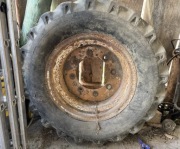 Felga opona Felga przód do Cat 428C, 428D pompa