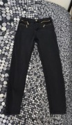 Czarne jeansy diverse