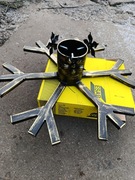 Stojaki choinkowe,mocne i solidne z pojemnikiem na wodę.