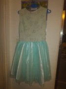 Sukienka dla nastolatki.