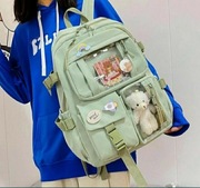 SPRZEDAŻ WSZYSTKICH PRODUKTÓW NA KONCIE ZAKOŃCZONA. / Plecak z przypinkami 