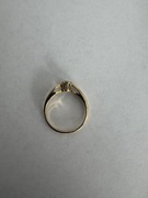 Pierścionek Apart z diamentem