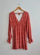 Czerwona mini sukienka Gueve na lato z kwiatami wiskoza polska marka 38 M