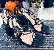 Eleganckie Sandały DeeZee Wiązane na Łydce