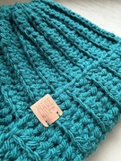 Ręcznie robiona czapka na drutach, rozmiar S szmaragdowy kolor 