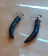 KOLCZYKI PAPRYCZKI CZARNE.STARE Z KORALOWCA.