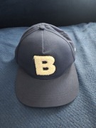 Bench czapka z daszkiem dziecięca używana jak nowa one size zapięcie