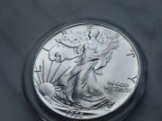 Amerykański Orzeł 1986 Pierwsza 1 oz uncja Srebrna moneta American Eagle Ag