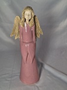 Wysoka 20cm figurka Aniołek różowa suknia statuetka ozdoba