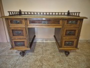 Biurko gabinetowe 1870–1895 styl wilhelmiański z włoskiego Juglans regia