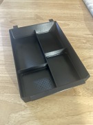 Schowek organizer podłokietnika do Omoda 9