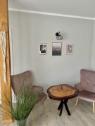 Stolik kawowy z pnia drzewa i żywicy epoksydowej 