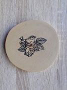 Podkładka pod kubek drewniana. Ptaszek.