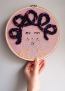 Haftowany obraz w tamborku, postać, bajka, haft