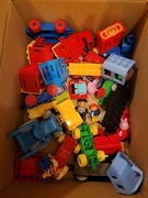Mix klocków LEGO Duplo - pociągi, traktor, minifigurki 