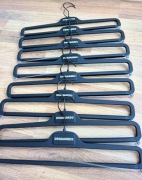 Firmowe wieszaki na ubrania 10 sztuk 