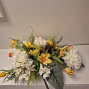  wiązanka nagrobna SERCE  Żółte tulipany & piwonie