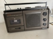 STERE RADIO  HITACHI TRK-4000E  STEREO CASSETE