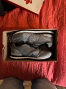 Buty Skechers damskie rozm. 39 srebrne