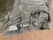 Spodnie chłopięce H,&M eleganckie jeansowe 146