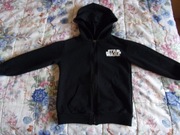 Czarna rozpinana bluza dresowa Star Wars chłopiec 122 Sinsay- opis