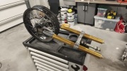Przednie zawieszenie cafe racer szprycha 