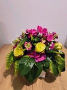 Stroik na grób lub do domu kompozycja wiosenna . ST40