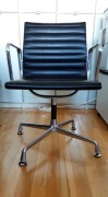 Fotel obrotowy CH1081T inspirowany Eames Charles & Ray