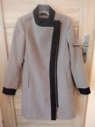 Beżowy elegancki płaszczyk rozmiar S/36