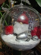 Bombka przestrzenna 3D 12cm skrzat bożenarodzenie