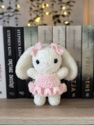 Pluszak zabawka handmade króliczek w różowej sukience