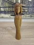 Ręcznie rzeźbiona figurka drewniana – unikat