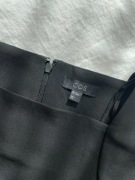 COS czarna sukienka z bufkami i kieszeniami lekko rozszerzana rozmiar XS