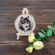 Plaster drewna pod kubek - zawieszka - wilk