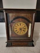 Stary zegar ścienny z biciem