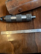 Młotek poldiego z wzorcem